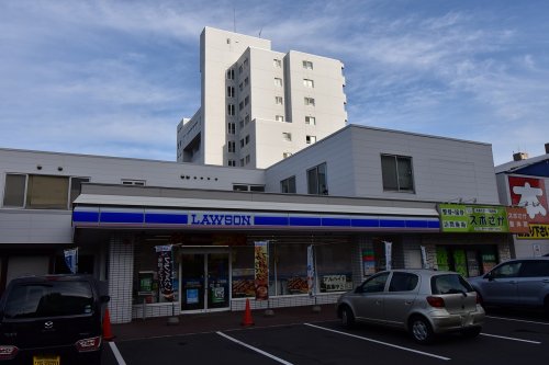 コンビニ　ローソン　北7条東店（コンビニ）まで197m