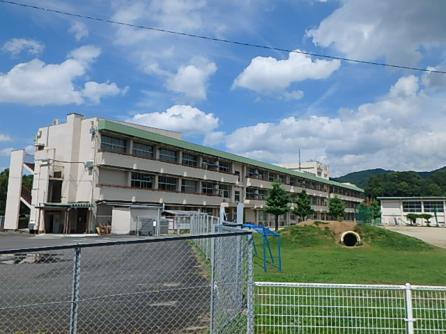 【フォーレス　イーライフの小学校】