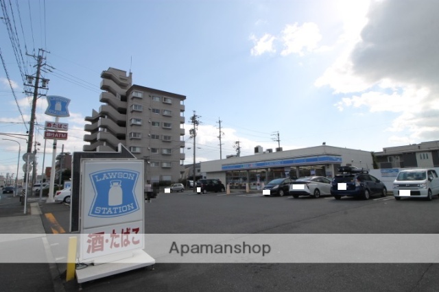 コンビニ　ローソン中川馬手町一丁目店（コンビニ）まで640m