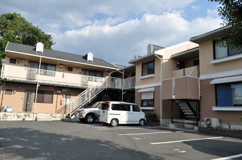 セジュール伊勢田の建物外観