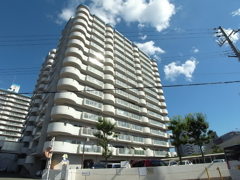 神戸市兵庫区御崎本町のマンションの建物外観