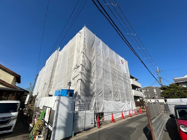 【京都市右京区山ノ内山ノ下町のアパートの建物外観】