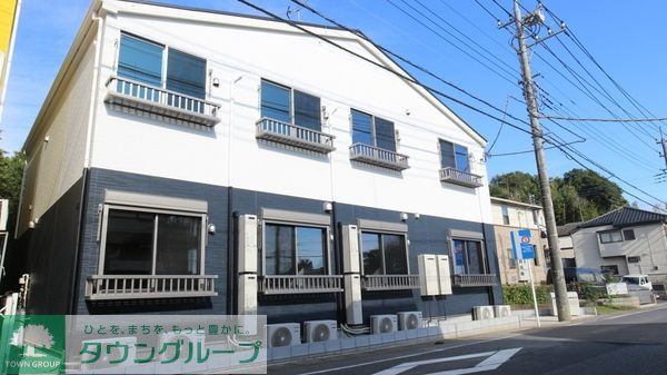 【柏市松ケ崎のアパートの建物外観】