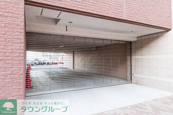 【名古屋市東区芳野のマンションの駐車場】