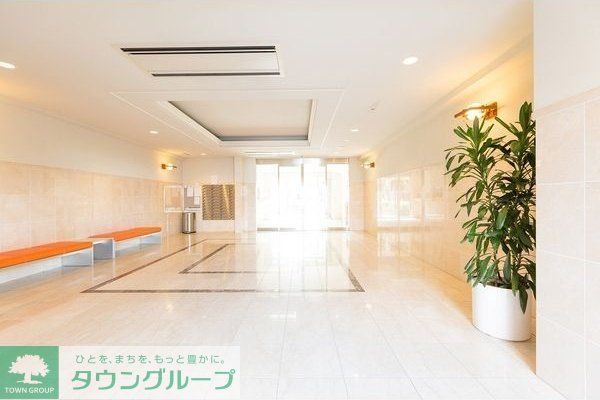 【名古屋市東区芳野のマンションのロビー】