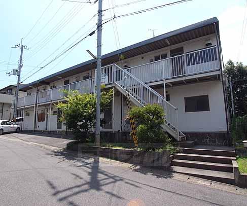 宇治市広野町のアパートの建物外観