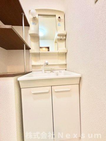 洗面設備　コンパクトで使いやすい洗面所