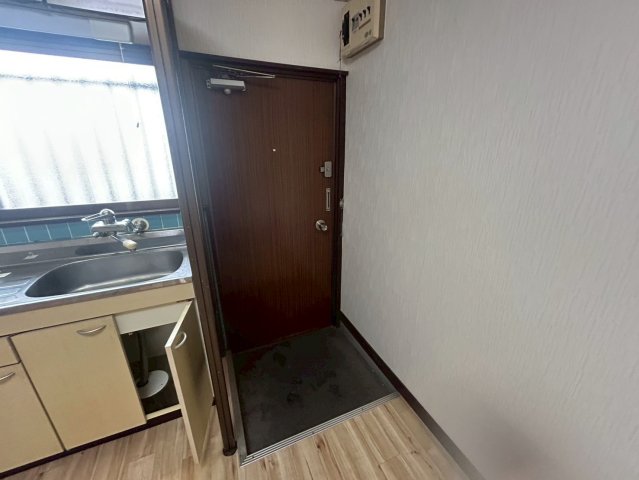 玄関　ニューコーポ松葉