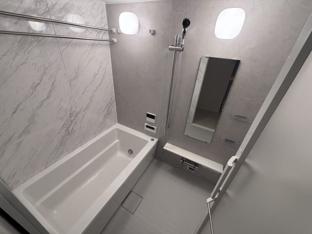 バス・シャワールーム　換気扇付きお風呂場でお掃除楽に！