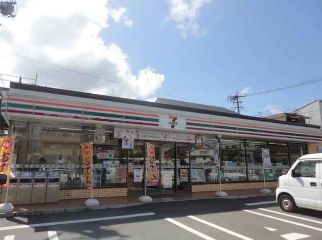 コンビニ　セブンイレブン八幡祇園3丁目店（コンビニ）まで100m