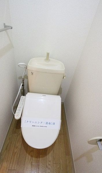 トイレ　コンパクトで使いやすいトイレです　※参考写真です