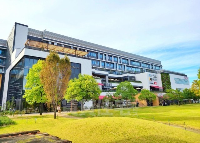 スーパー　イオンモールNagoyaNoritakeGarden（スーパー）まで1110m