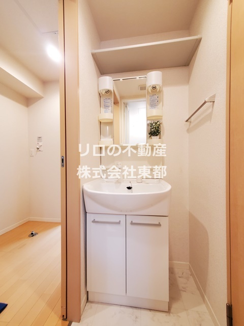 洗面設備　シャンプードレッサーで身だしなみも整えられます♪（※家具は付