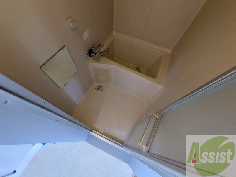 バス・シャワールーム　ユニットバスです。疲れを癒すのに欠かせませんね！