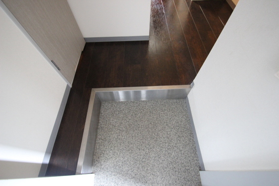 玄関　※別部屋の写真です