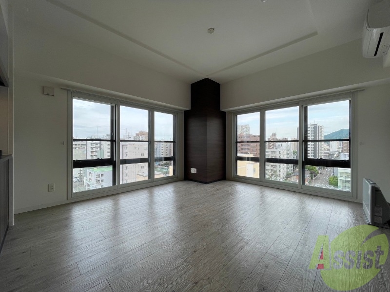 居室・リビング　広くてキレイなお部屋が広がっていて、充実した生活が送れそう。