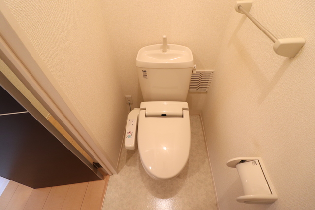 トイレ　温水洗浄便座