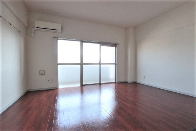 居室・リビング　写真は別号室のものです。