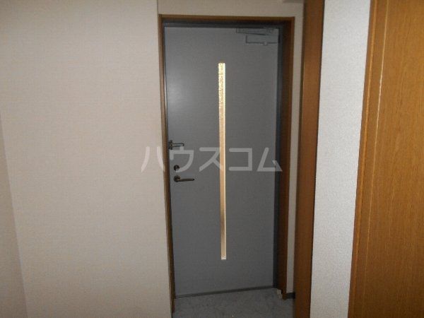 ディージービル小牧中央の玄関写真