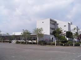 中学校　松本市立鎌田中学校（中学校）まで983m