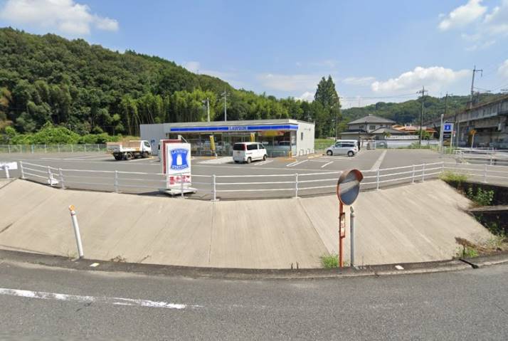 コンビニ　ローソン（コンビニ）まで2698m