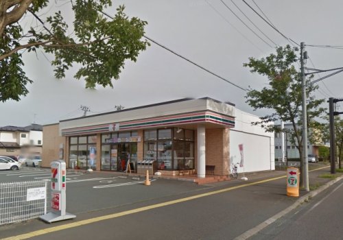 コンビニ　セブンイレブン 盛岡本宮店（コンビニ）まで945m