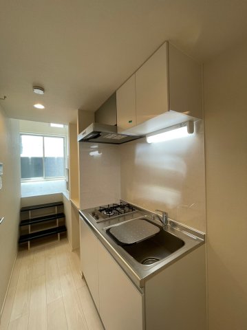 キッチン　同物件内201号室の写真です