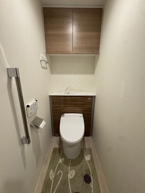 トイレ　温水洗浄暖房便座