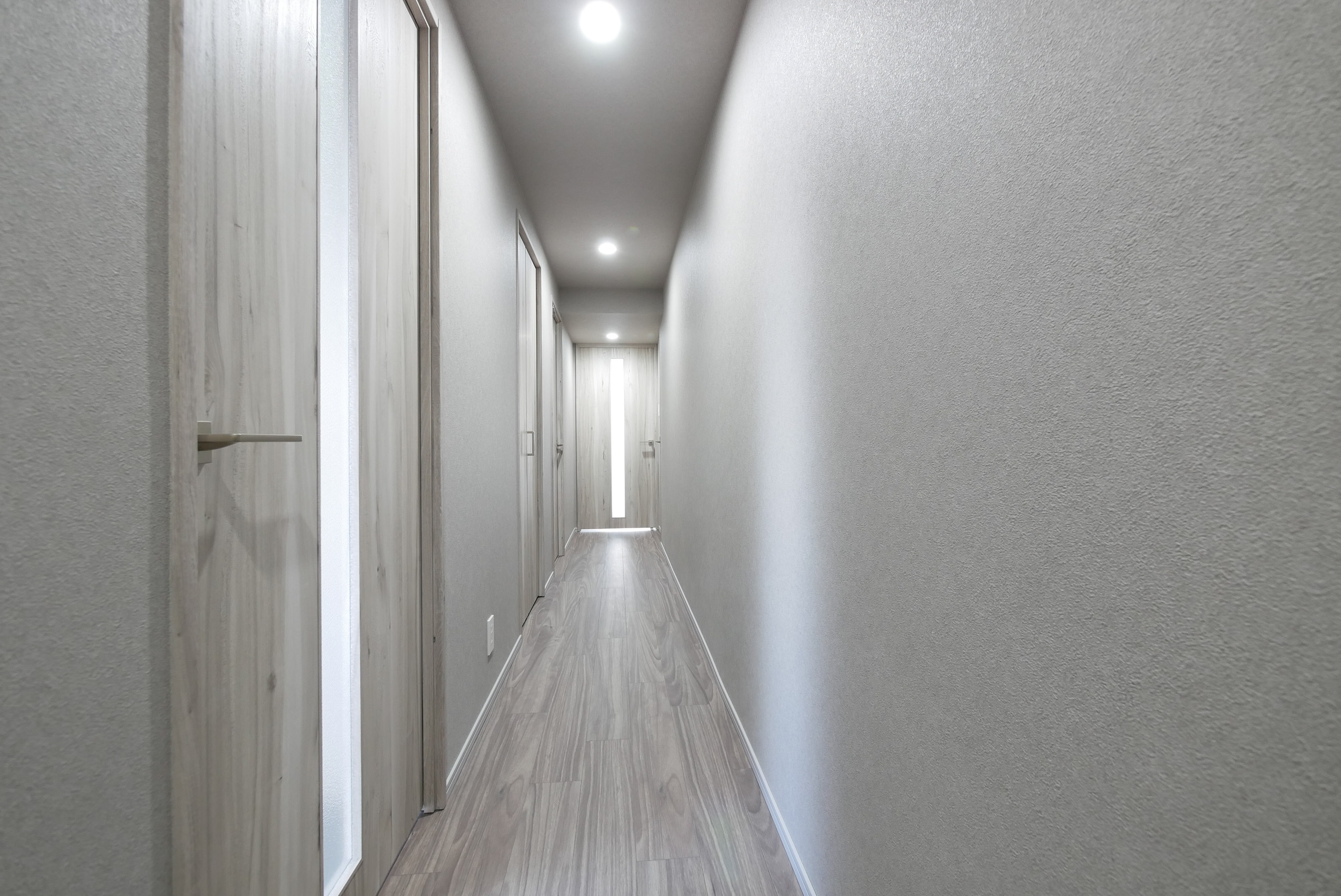 玄関　※7階の部屋の参考写真です。