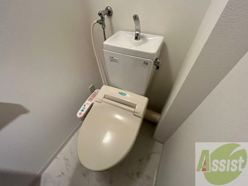 トイレ　ウォシュレット機能がついたトイレ。安心して使用できますね。