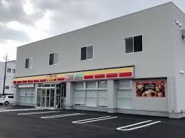 コンビニ　デイリーヤマザキ 総社井尻野店（コンビニ）まで485m