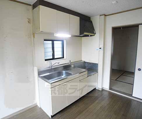 キッチン　大きなキッチンです。