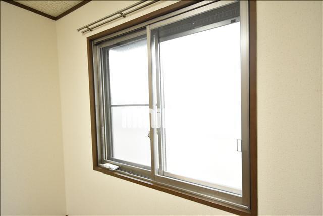 その他部屋・スペース　寒さを凌げる二重窓。