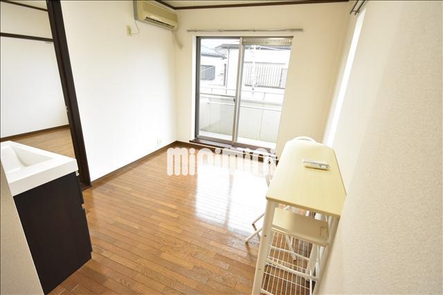 その他　８帖のリビング。