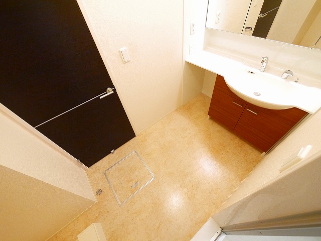 洗面設備　脱衣スペースもあります