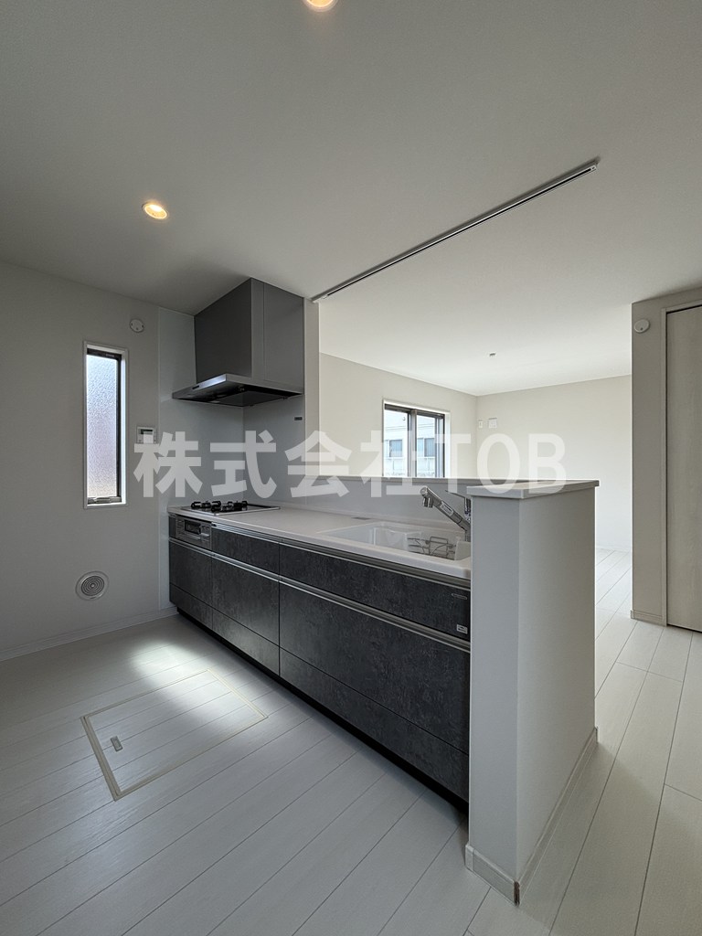 キッチン　3口ガスコンロ　グリル付き