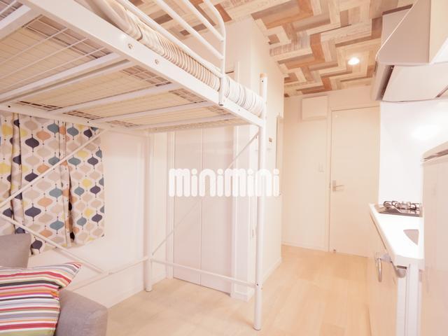 居室・リビング　家具・家電つきのお部屋です。
