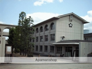 小学校　精華町立山田荘小学校（小学校）まで470m