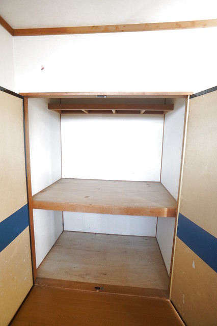 収納　参考画像　クリーニング前