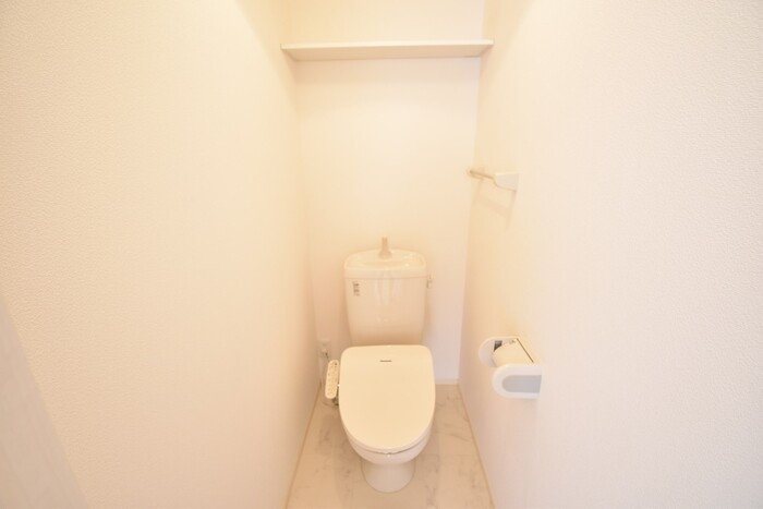 トイレ　温水洗浄暖房便座