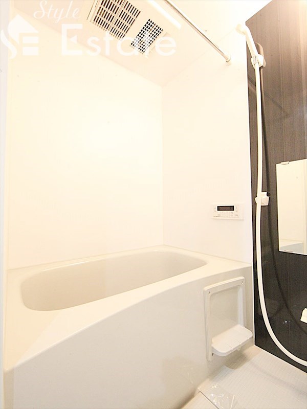 バス・シャワールーム　バスルーム