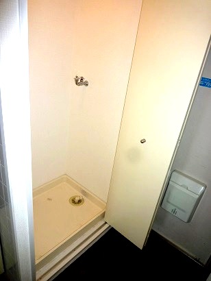 その他設備　洗濯機置場 ＊イメージ　同物件・反転タイプの写真