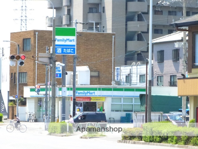 コンビニ　ファミリーマート（コンビニ）まで1400m