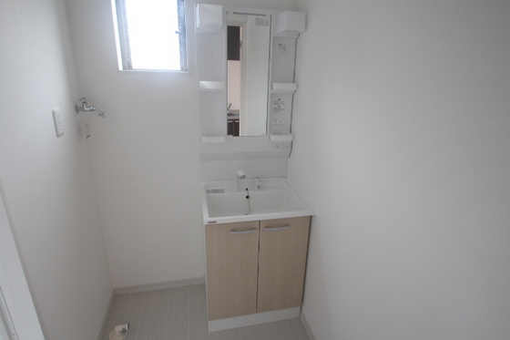 洗面設備　※別号室の写真です