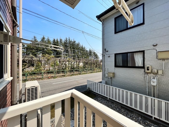 バルコニー　お天気いい日には洗濯物を外に干せます☆