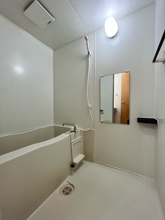 バス・シャワールーム　追い焚き機能付きお風呂でいつでも温かい湯舟に浸かれます！