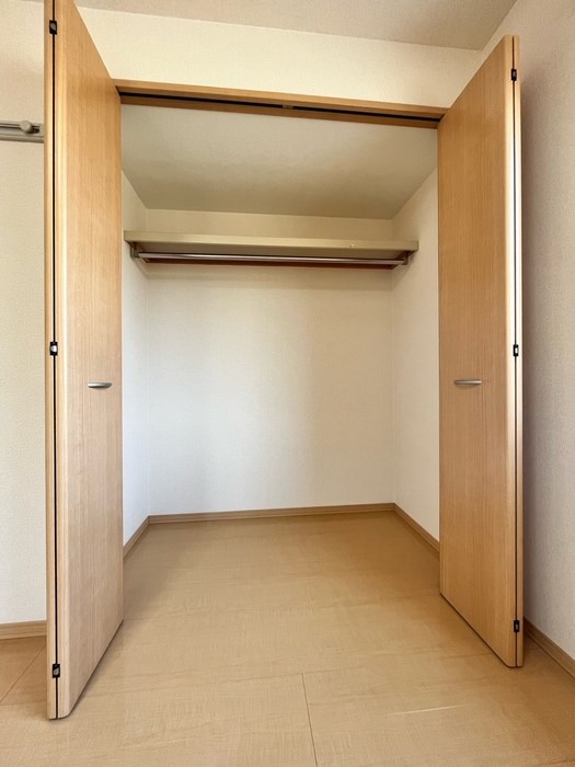 収納　奥行きのあるクローゼットです！リビングや廊下にも収納スペース