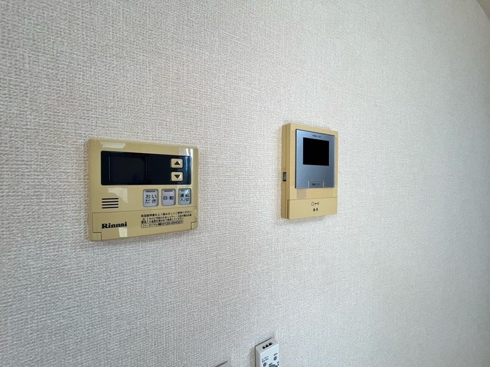 セキュリティ　モニター付きインターホン、給湯器リモコンあります◎