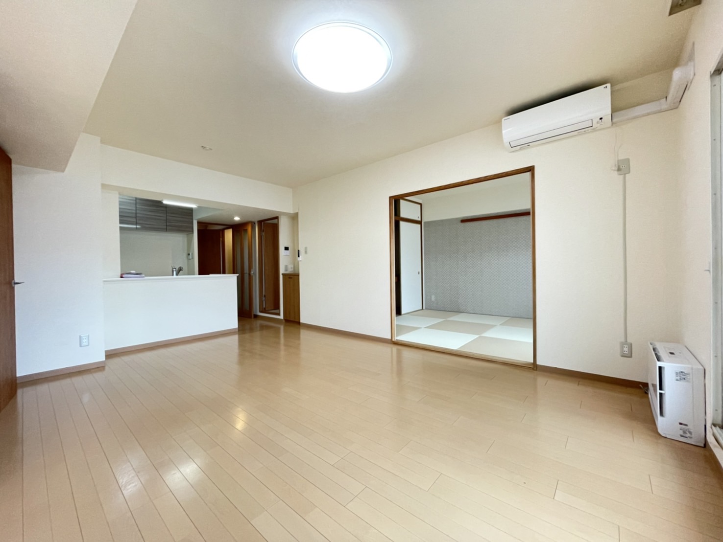 居室・リビング　同じ間取りの他号室です