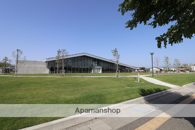 図書館　野々市市立図書館（図書館）まで1028m